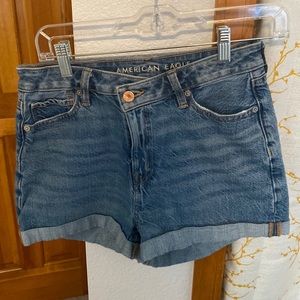 American Eagle high-rise mom shorts size 4